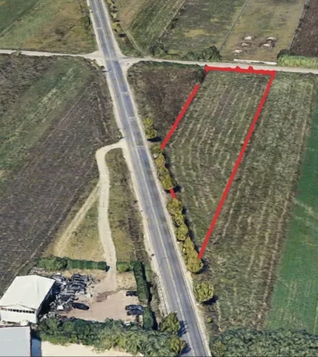 Tirane, shitet toke , 4.540 m² (Rruga e Rinasit)