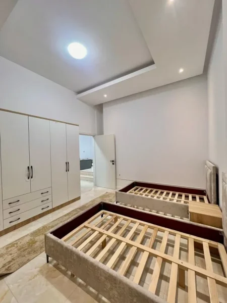 Tirane, jepet me qera apartament 2+1 Kati 0, 137 m² 550 € (Selite)