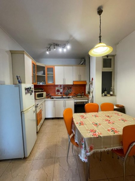 Tirane, jepet me qera apartament 2+1+Aneks+Ballkon Kati 4, 95 m² 1.000 € (Myslym Shyri)