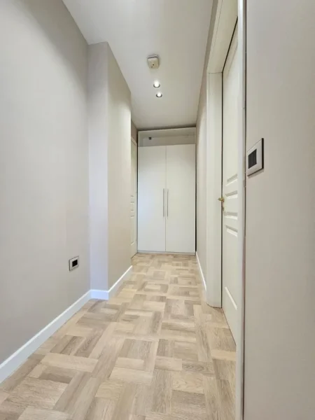 Tirane, jepet me qera apartament 3+1+Aneks Kati 1, 120 m² 1.800 € (ambassador 1)