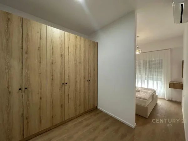 Tirane, jepet me qera apartament 2+1 Kati 5, 75 m² 550 € 