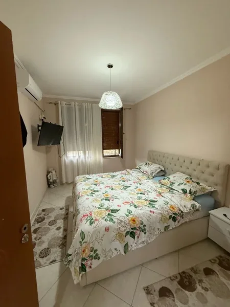 Tirane, shitet apartament 2+1+Ballkon Kati 3, 87 m² 127.000 € (Rruga Dajtit)