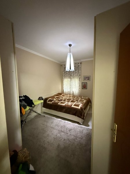Tirane, shitet apartament 2+1+Ballkon Kati 3, 87 m² 127.000 € (Rruga Dajtit)