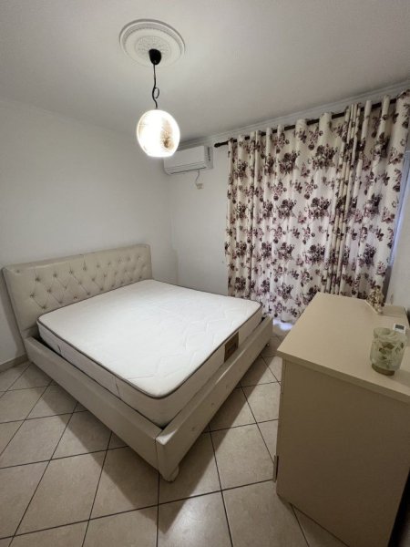 Tirane, jepet me qera apartament 2+1 Kati 4, 86 m² 600 € (Bilal Golemi)