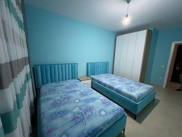 Tirane, jap me qera apartament 2+1+Ballkon Kati 2, 100 m² 650 € (rruga 5 maji)