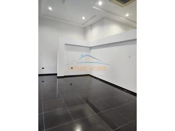 Tirane, shitet ambjent biznesi Kati 1, 108 m² 225.000 € (Qender)