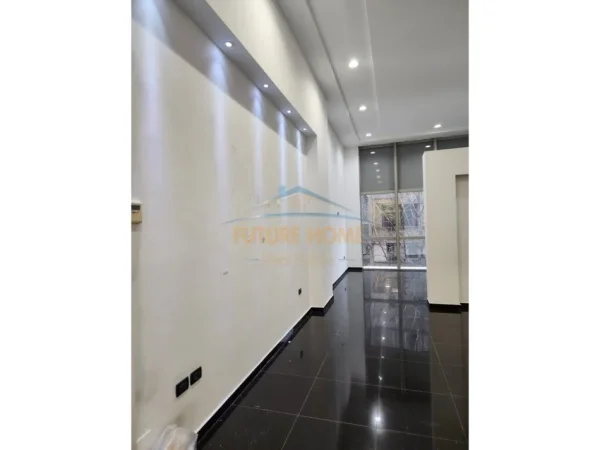 Tirane, shitet ambjent biznesi Kati 1, 108 m² 225.000 € (Qender)
