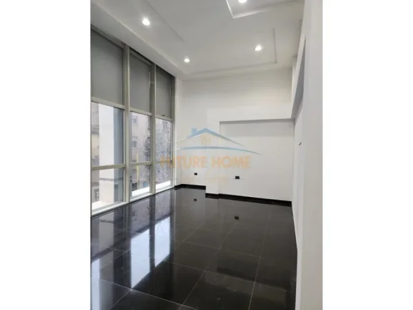 Tirane, shitet ambjent biznesi Kati 1, 108 m² 225.000 € (Qender)