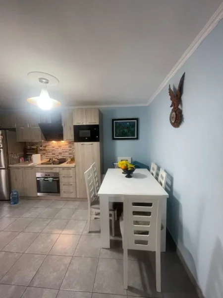 APARTAMENT 2+1 me qera ne Qender/Rruga Mine Peza (550 Euro)