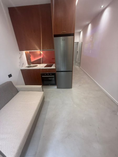 Tirane, shitet apartament Kati 5, 73 m² 220.000 € (Shalvaret)