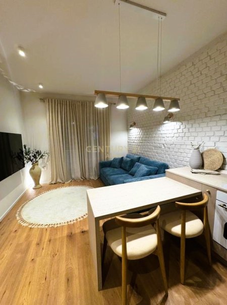 jepet me qera apartament 2+1+Ballkon Kati 2, 65 m² 1.000 € (MYSLYM SHYRI)