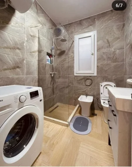 Tirane, jepet me qera apartament 2+1+Ballkon Kati 2, 90 m² 690 € (ISH PARKU REPORT TV)