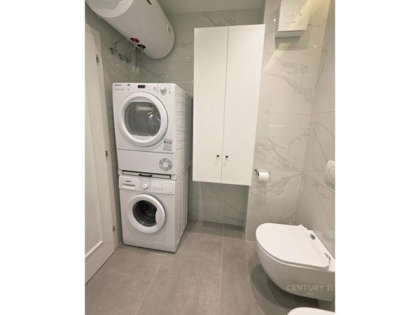 Tirane, jepet me qera apartament 1+1 Kati 4, 85 m² 1.000 € (LICEU ARTISTIK)
