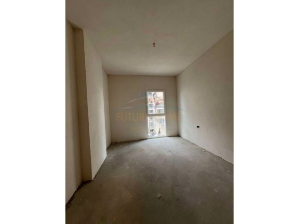 Tirane, shitet apartament 2+1 Kati 3, 94 m² 110.000 € (Dogana)