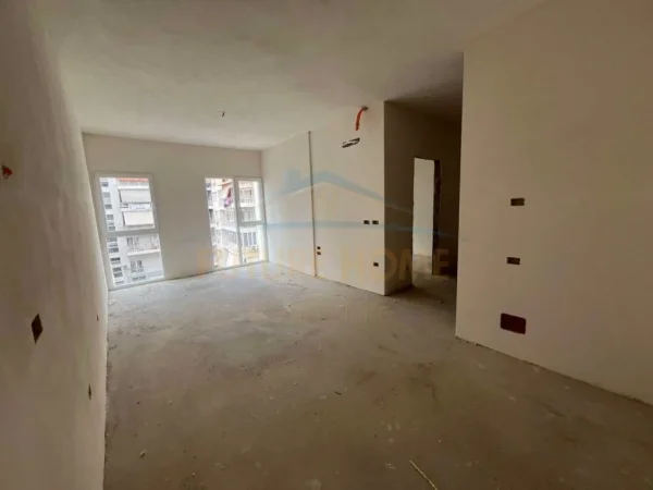 Tirane, shitet apartament 2+1 Kati 3, 94 m² 110.000 € (Dogana)