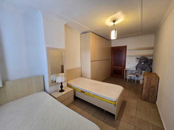 Tirane, jepet me qera apartament 2+1+Ballkon Kati 7, 97 m² 600 € (sheshi willson)