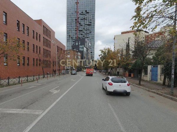 Tirane, jepet me qera dyqan Kati 0, 20 m² 1.000 € (Rruga E Elbasanit)
