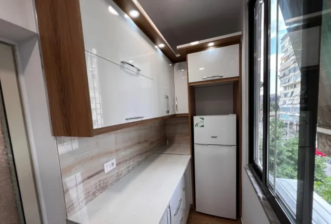 Tirane, jepet me qera apartament 2+1 Kati 4, 67 m² 500 € (Zogu i Zi prane Ringut perballe Kastratit)