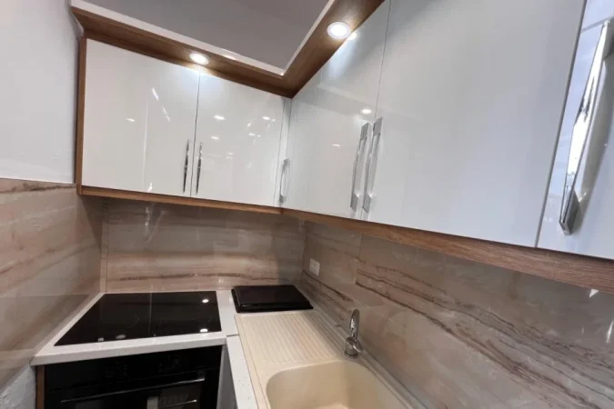 Tirane, jepet me qera apartament 2+1 Kati 4, 67 m² 500 € (Zogu i Zi prane Ringut perballe Kastratit)