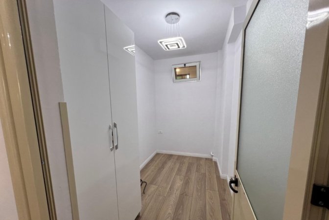 Tirane, jepet me qera apartament 2+1 Kati 4, 67 m² 500 € (Zogu i Zi prane Ringut perballe Kastratit)