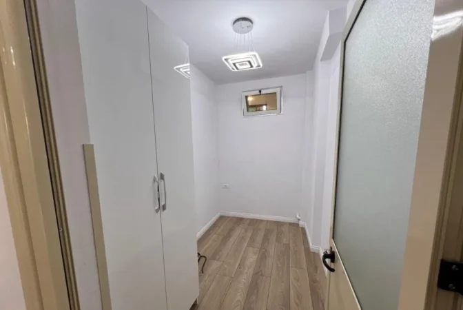 Tirane, jepet me qera apartament 2+1 Kati 4, 67 m² 500 € (Zogu i Zi prane Ringut perballe Kastratit)