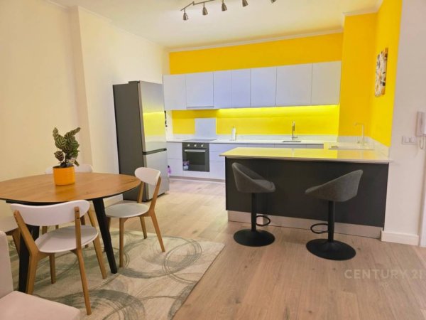 Tirane, jepet me qera apartament 1+1+Aneks+Ballkon Kati 4, 85 m² 1.000 € (Liceur Artistik)