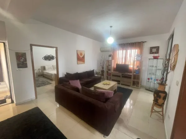 Tirane, jepet me qera apartament 3+1+Ballkon Kati 4, 130 m² 700 € (Rruga Bardhyl)