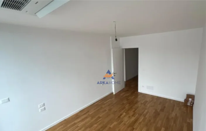 JEPET ME QERA ZYRE Kati 7, 136 m² 1.400 € (GENER 2,RRUGA E KOSOVAREVE)