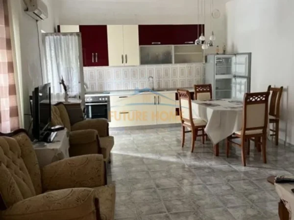 Tirane, jepet me qera apartament 1+1 Kati 2, 130 m² 400 € (Ali Dem, Tirane.)