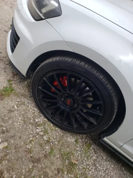 Tirane, shitet makine Golf 7 GTD Nafte, e bardhë automatik Kondicioner 160.000 km 15.000 €