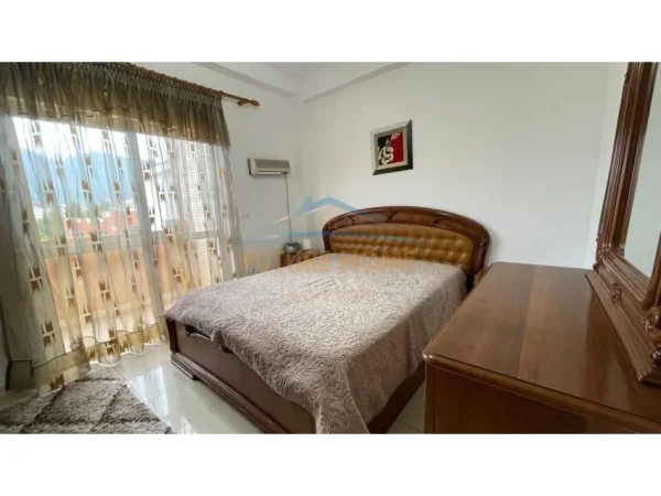 Tirane, jepet me qera apartament 3+1 Kati 4, 133 m² 550 € (Rruga Bardhyl, Tiranë.)