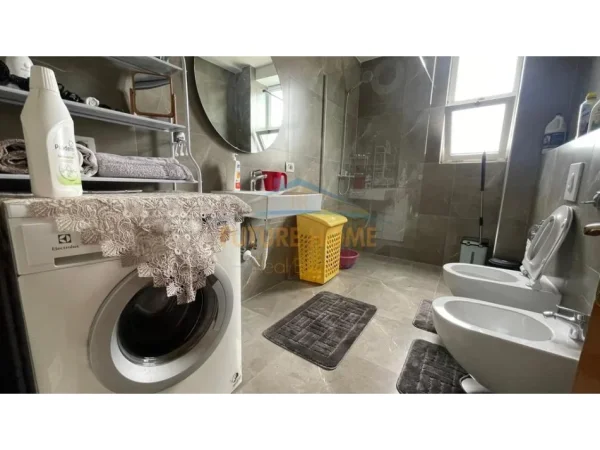 Tirane, jepet me qera apartament 3+1 Kati 4, 133 m² 550 € (Rruga Bardhyl, Tiranë.)