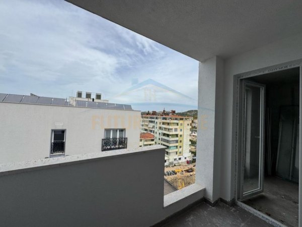 Durres, shitet apartament 2+1+Ballkon Kati 7, 100 m² (GOLEM)