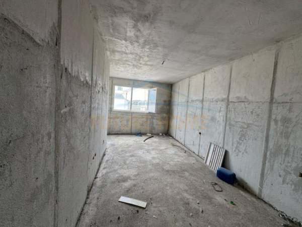 Durres, shitet apartament 2+1+Ballkon Kati 7, 100 m² (GOLEM)