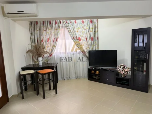 Fier, shitet apartament 1+1 Kati 3, 100 m² 70.000 € (FIER, LAGJIA APOLLONIA)