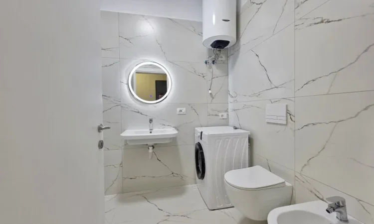 Tirane, jepet me qera apartament 1+1 Kati 2, 84 m² 500 € ( JEPET ME QERA APARTAMENT GJYSMË I MOBILUAR – ISH TREGU ELEKTRIK!)