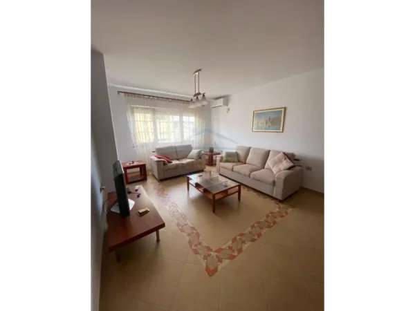 Tirane, jepet me qera apartament 2+1 Kati 6, 84 m² 650 € (Sheshi Wilson)