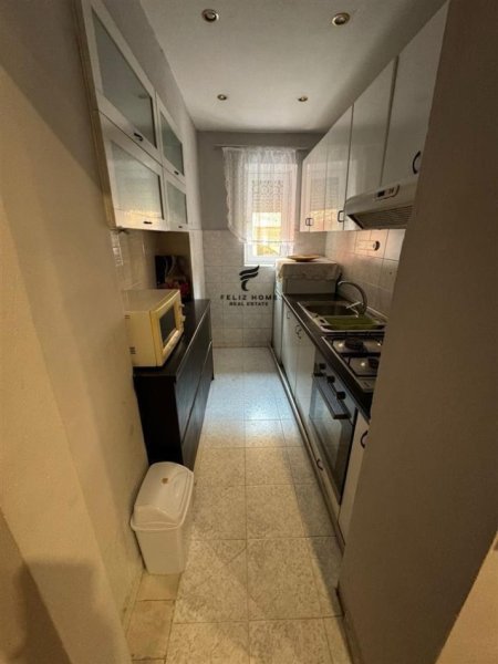 Tirane, jepet me qera apartament 2+1+Ballkon Kati 1, 80 m² 600 € (PAZARI I RI)