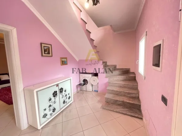 Tirane, shitet Vile 2 Katshe , 400.000 € (SAUK)