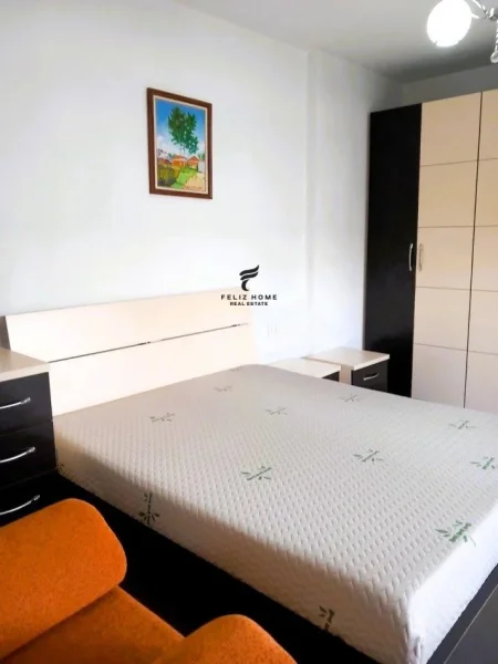 Tirane, jepet me qera apartament 1+1+Ballkon Kati 5, 95 m² 530 € (JORDAN MISJA)