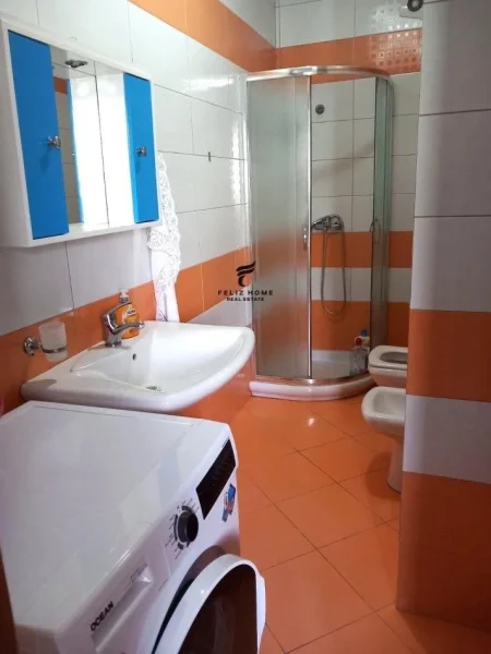 Tirane, jepet me qera apartament 1+1+Ballkon Kati 5, 95 m² 530 € (JORDAN MISJA)