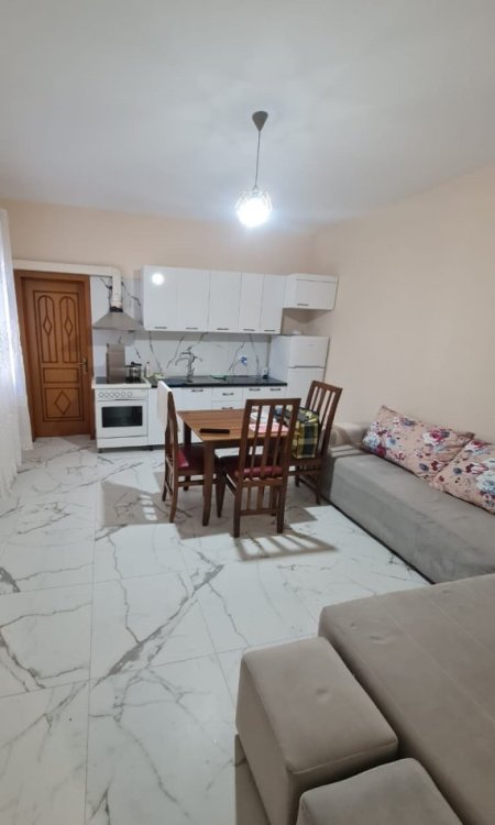 Tirane, jepet me qera apartament 1+1 Kati 2, 60 m² 409 € (Rruga Aleksander Moisiu)