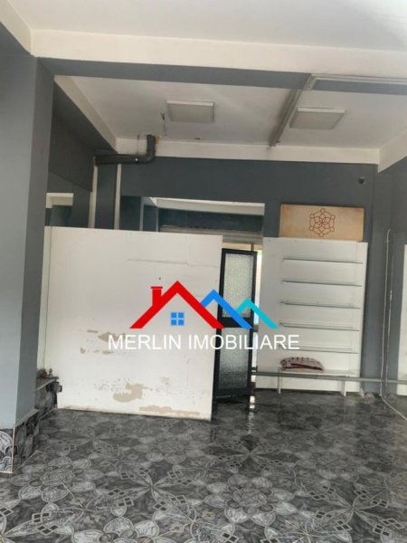 Tirane, jepet me qera ambjent biznesi Kati 0, 40 m² 350 € (RRUGA METRUSH LULI)