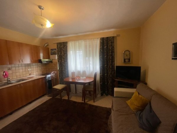 APARTAMENT 2+1 ME QIRA  500 €  21 DHJETORI