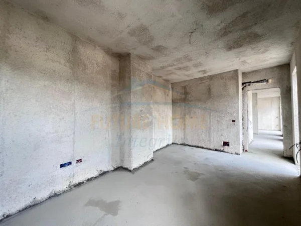 Tirane, shitet apartament 1+1+Ballkon Kati 7, 98 m² 142.000 € (Ali Visha)
