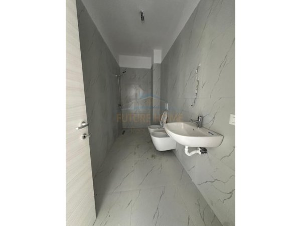 Tirane, shitet apartament 2+1+Ballkon Kati 7, 140 m² 470.000 € (Myslym Shyr)