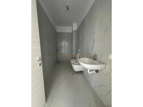 Tirane, shitet apartament 2+1+Ballkon Kati 7, 140 m² 420,000 € (Myslym Shyr)