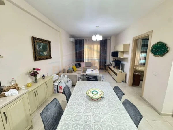 Tirane, jepet me qera apartament 1+1 Kati 6, 75 m² 500 € (Unaza e re)