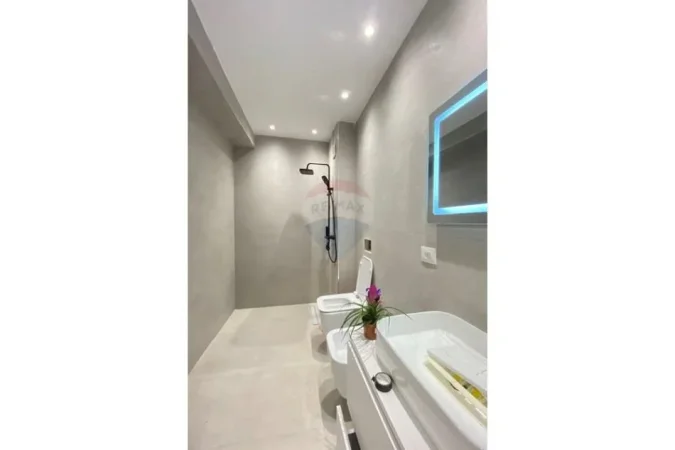 Tirane, jepet me qera apartament 1+1 Kati 0, 550 € (Kodra e Diellit 2)