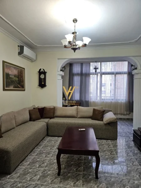 Tirane, jepet me qera apartament 2+1+Ballkon Kati 2, 97 m² 700 € (SHKOLLA E BALETIT)